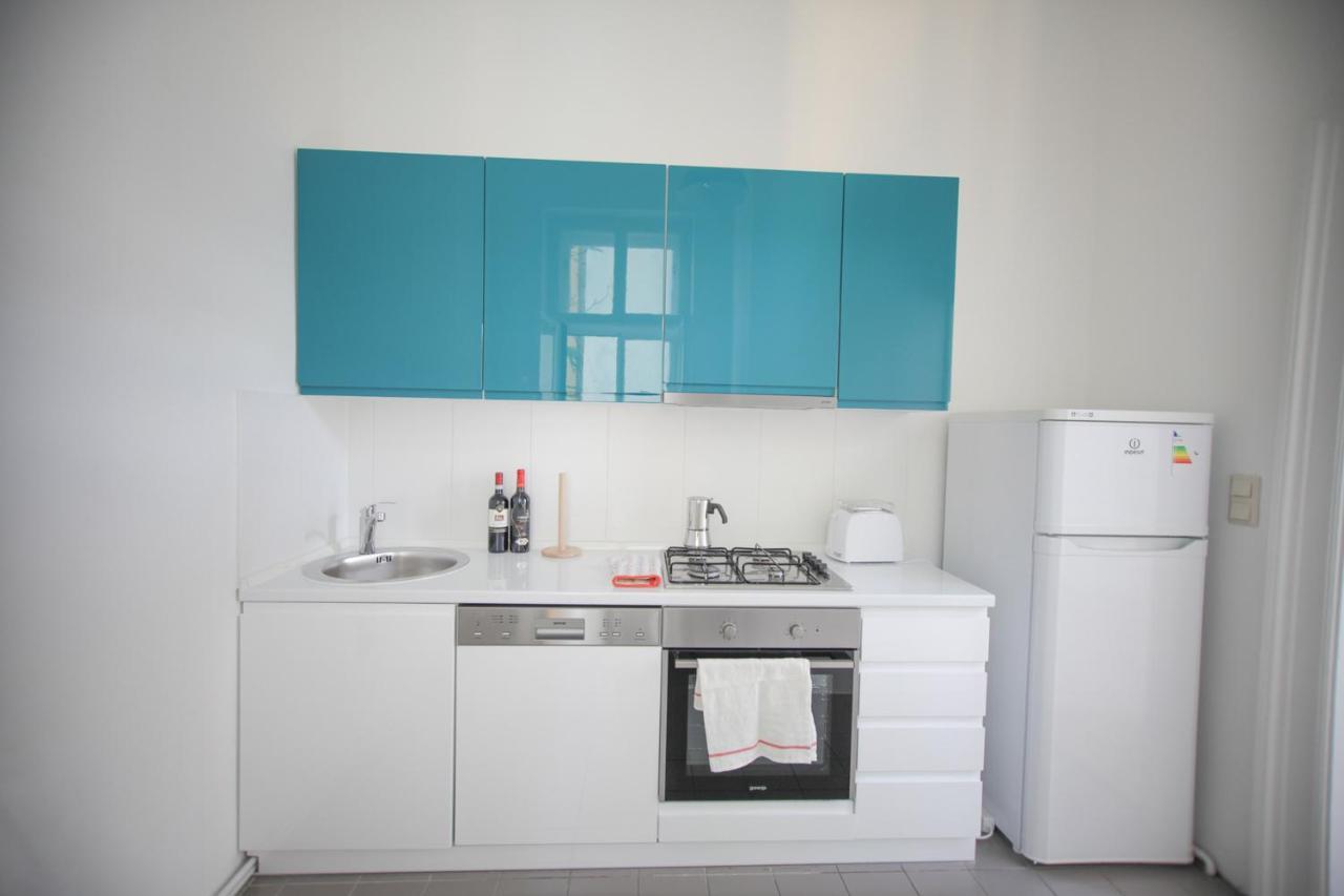 Ruhige & Grosse Altbauwohnung 7min Zum Zentrum Appartamento